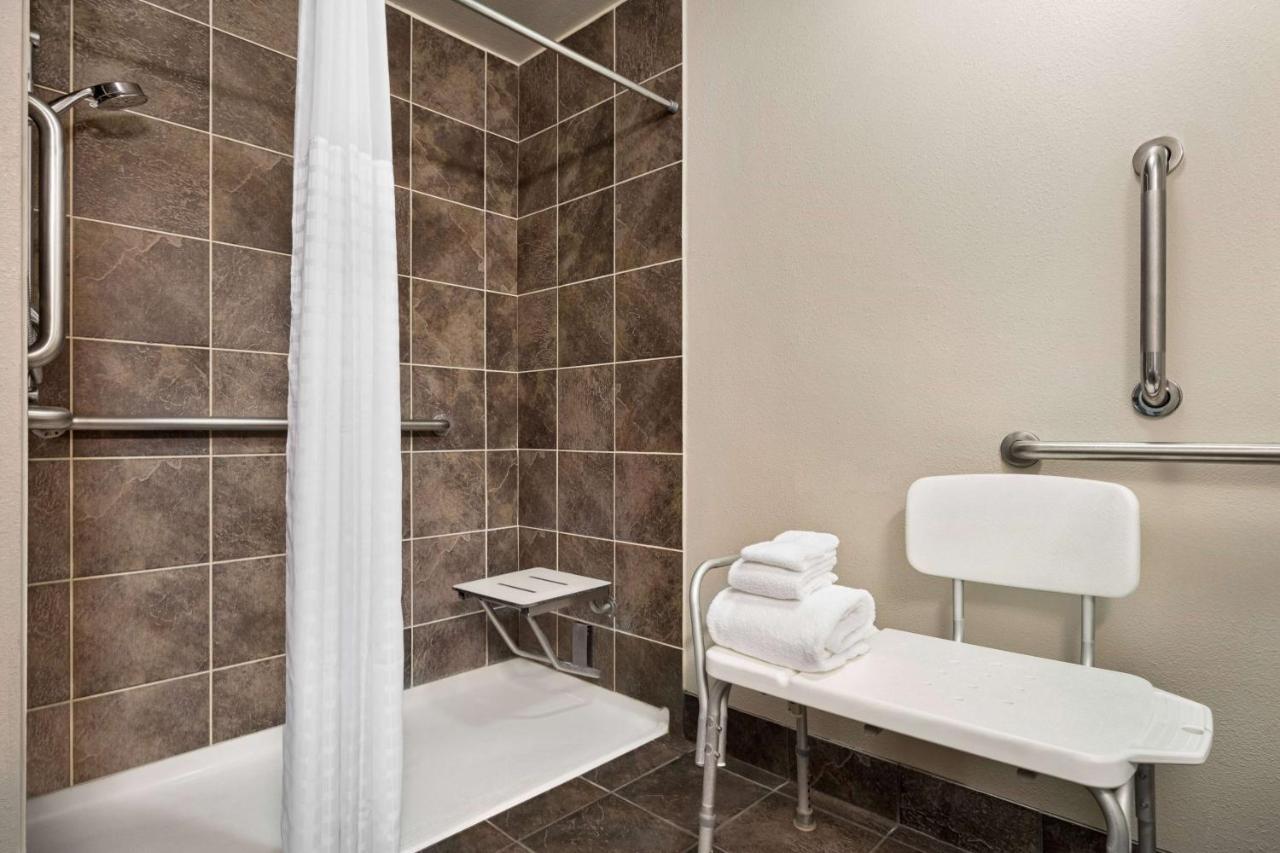 Baymont By Wyndham Hotel